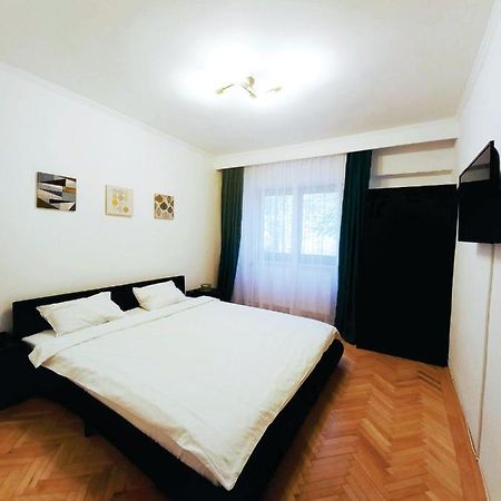 Ferienwohnung Vero Apartament Central Rm Valcea Râmnicu Vâlcea Exterior foto